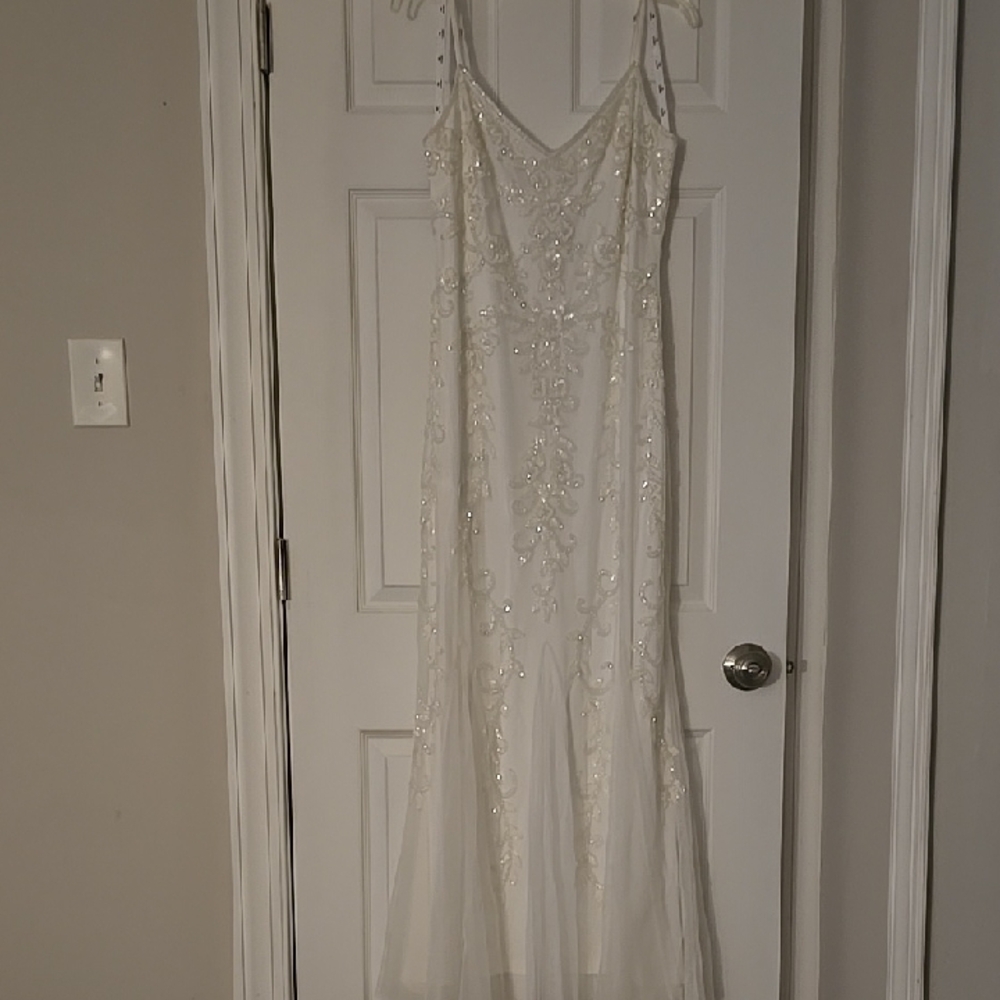 Elegant White Wedding Dress